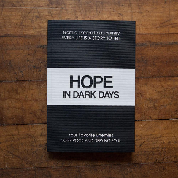 “Hope in Dark Days” ノート（ブラック）